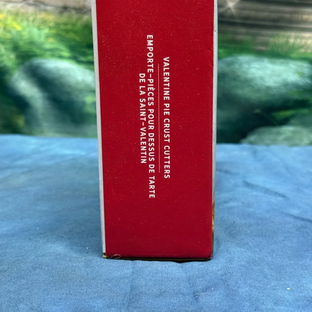 Williams Sonoma set pie